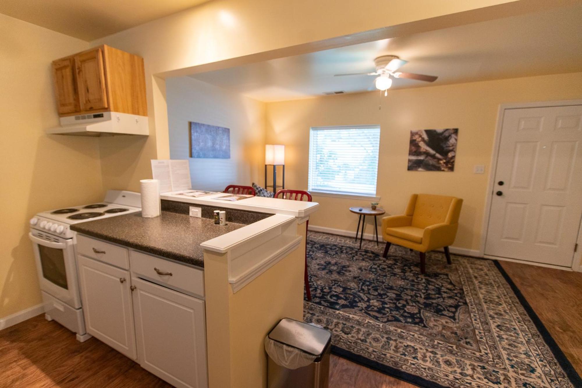Howard'S Creek Inn ไวท์ซัลเฟอร์สปริงส์ ภายนอก รูปภาพ